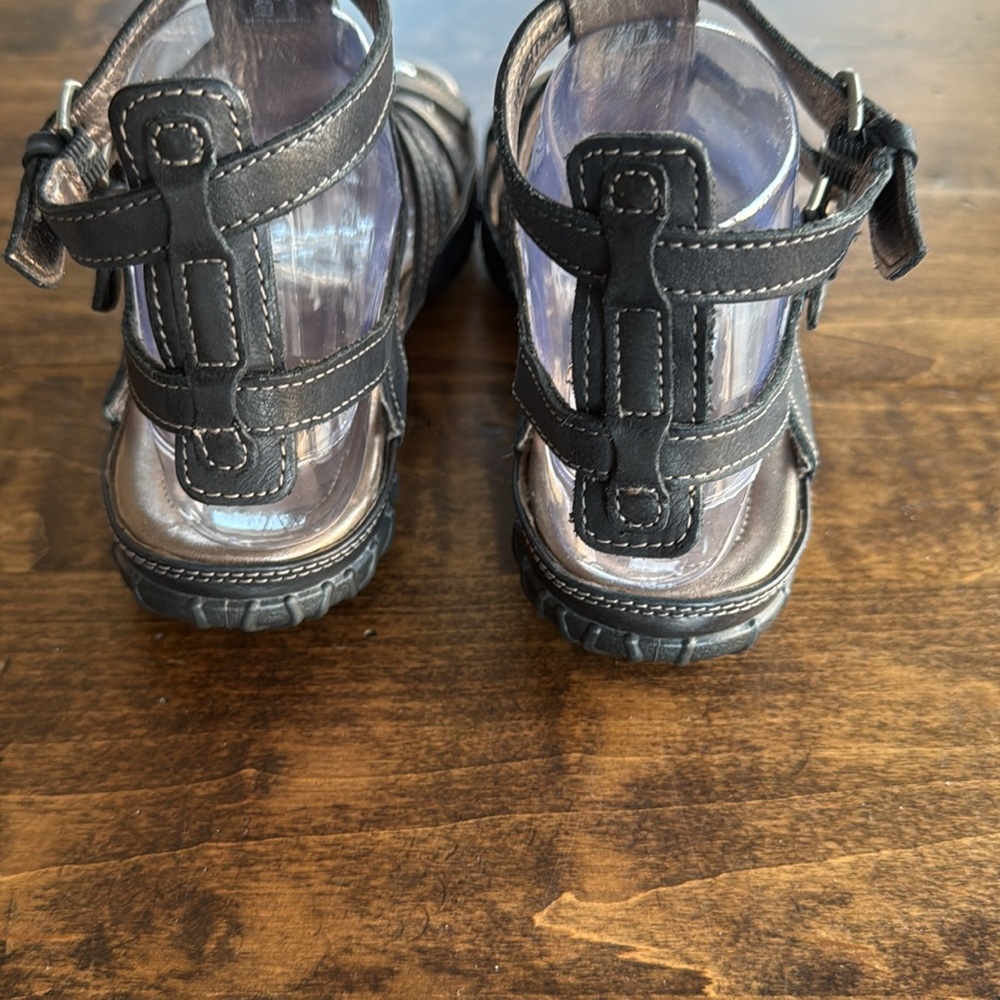 Women's Black Strappy Comfort Sandals - Picture 4 of 7